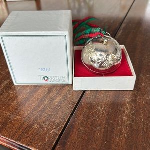 Towle Silversmith’s 1982 Christmas bell